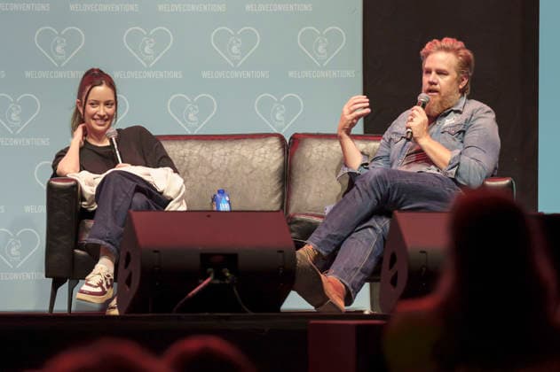 Christian Serratos und Josh McDermitt auf der German Walker Con 2026 in der Turbinenhalle. Oberhausen, 29.08.2026