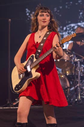 Florence Road perform at Leeds Festival Lily Aron of Florence Road performs at Leeds Festival, Bramham Park, Leeds, 29th August 2026, Credit:Mike Gray MIKE GRAY - B4227 Avalon  Copyright: xMikexGrayx xMIKExGRAYx-xB4227x xAvalonx 1129200262