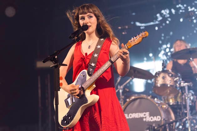Florence Road perform at Leeds Festival Lily Aron of Florence Road performs at Leeds Festival, Bramham Park, Leeds, 29th August 2026, Credit:Mike Gray MIKE GRAY - B4227 Avalon  Copyright: xMikexGrayx xMIKExGRAYx-xB4227x xAvalonx 1129200335