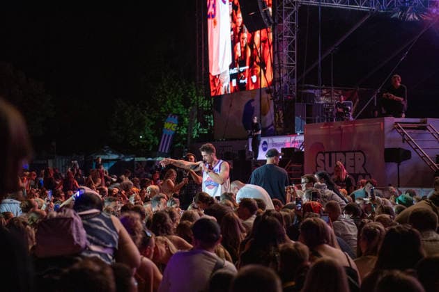 Der deutsche Sänger Vincent Stein alias Beatzarre von der Band SDP bei seinem Auftritt auf dem Superbloom Festival im Olympiapark in München am 29.08.2026. München Olympiapark Bayern Deutschland