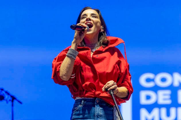 Chenoa live bei den Conciertos de La Muralla im Huerta del Obispo. Alcala de Henares, 28.08.2026