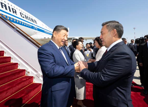 (260830) -- BISHKEK, Aug. 30, 2026 -- Chinese President Xi Jinping arrives in Bishkek for the Shanghai Cooperation Organization (SCO) Summit 2026 and a state visit to Kyrgyzstan upon the invitation of President Sadyr Japarov of Kyrgyzstan, Aug. 30, 2026. Upon the arrival, Kyrgyz President Sadyr Japarov and his wife Aigul Japarova welcomed Xi and his wife, Peng Liyuan, at the Manas International Airport. ) KYRGYZSTAN-BISHKEK-CHINA-XI JINPING-SCO SUMMIT-STATE VISIT-ARRIVAL XiexHuanchi 
