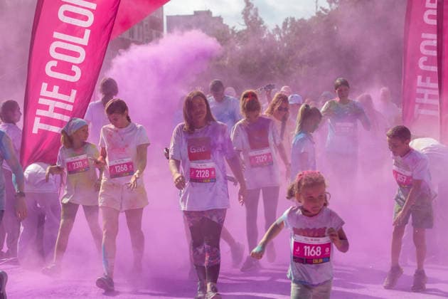 August 30, 2026, Jurmala, Latvija: People take part in the Color Run in Jurmala, Latvia, Aug. 30, 2026. The 5 km race was held in Jurmala. Jurmala Latvija  - ZUMAp305 20260830_zip_p305_015 Copyright: xEdijsxPalensx