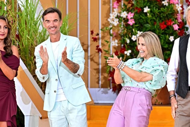 ARD - Immer wieder Sonntags. Sänger Florian Silbereisen und Sängerin Beatrice Egli während der ARD - Unterhaltungsshow Immer wieder Sonntags am 30.08.2026 im Europapark Rust. 20260830MWI141888 *** ARD Immer wieder Sonntags : Singer Florian Silbereisen and singer Beatrice Egli during the ARD entertainment show Immer wieder Sonntags on August 30, 2026, at Europapark Rust 20260830MWI141888