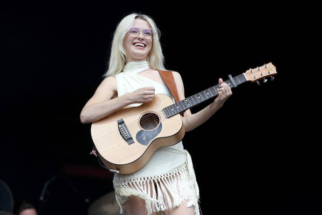 Maisie Peters performs at Leeds Festival Maisie Peters performs at Leeds Festival, Bramham Park, Leeds 30th August 2026, Credit:Mike Gray MIKE GRAY - B4227 Avalon  Copyright: xMikexGrayx xMIKExGRAYx-xB4227x xAvalonx 1129313204