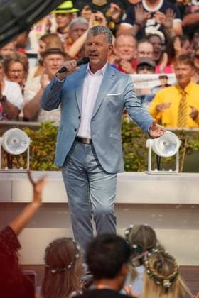 ZDF-Fernsehgarten 2026. Semino Rossi im ZDF Fernsehgarten mit dem Motto Schlagerparty am 30.08.2026 in Mainz. Mainz ZDF Fernsehgarten Rheinland-Pfalz