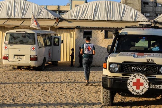 Palestinians released by Israel arrive in Gaza KHAN YUNIS, GAZA, PALESTINE - AUGUST 30: An International Committee of the Red Cross (ICRC) car is seen as Palestinian detainees are welcomed by their relatives after being released by Israeli forces and transported to Khan Yunis by the ICRC for medical checkups at Nasser Hospital in Gaza, Palestine, on August 30, 2026. Abed Rahim Khatib Anadolu Khan Yunis Gaza. Editorial use only. Please get in touch for any other usage.  Copyright: x2026xAnadoluxAbedxRahimxKhatibx