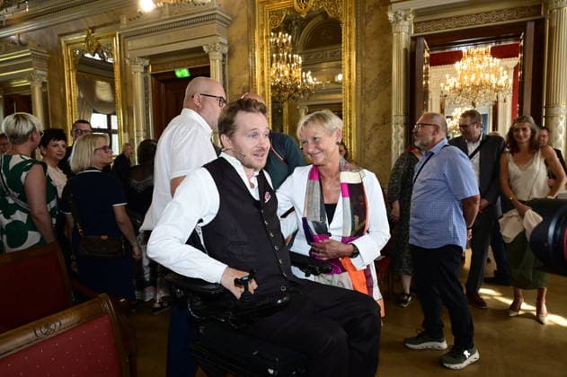 Samuel Koch und Kirsten Fehrs bei der 27. Verleihung des renommierten Erich-Kästner-Preis an Samuel Koch durch den Presseclub Dresden im Schloss Albrechtsberg. Dresden, 30.08.2026 Copyright: xMatthiasxWehnertx