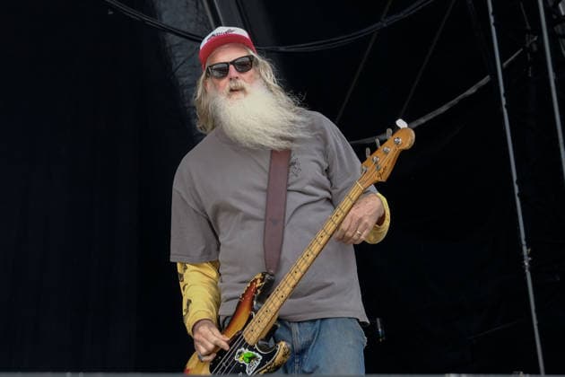Reef performing live at Victorious Festival in Southsea - 30 Aug 2026 Jack Bessant bass guitarist with British indie rock band Reef performing live on stage at Victorious Festival. Southsea United Kingdom Copyright: xDawnxFletcher-Parkx xSOPAxImagesx reef (13)