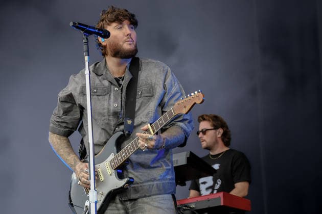 August 30, 2026, Southsea, Hampshire, United Kingdom: English singer, songwriter and guitarist James Andrew Arthur, known professionally as James Arthur performing live on stage at Victorious Festival. James rose to fame in 2012 after winning the ninth series of The X Factor Southsea United Kingdom - ZUMAs197 20260830_aaa_s197_424 Copyright: xDawnxFletcher-Parkx