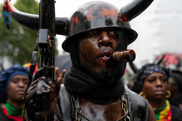 August 30, 2026, London, London, United Kingdom: A Jab Jab masquerade poses during the J™ouvert celebrations at Notting Hill Carnival in west London. The traditional Caribbean masquerade features performers covered in black paint or oil, horns and chains, drawing on Grenadian carnival traditions and symbolising resistance, freedom and the history of emancipation. The Jab Jab forms part of the vibrant J™ouvert celebrations that mark the opening of Notting Hill Carnival, one of Europe s largest street festivals celebrating Caribbean culture, music and heritage. London United Kingdom - ZUMAs197 20260830_aaa_s197_441 Copyright: xAndreaxDomeniconix