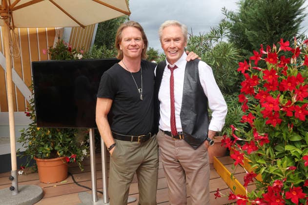Mike Kraus mit Vater Peter Kraus in der ARD TV-Show Immer wieder sonntags im Europa-Park. Rust, 30.08.2026 *** Mike Kraus with his father, Peter Kraus, on the ARD TV show *Immer wieder sonntags* at Europa-Park Rust, August 30, 2026 Foto:xAgenturxWehnertx xGränzdörferx xFuturexImagex sonntags3008_6892
