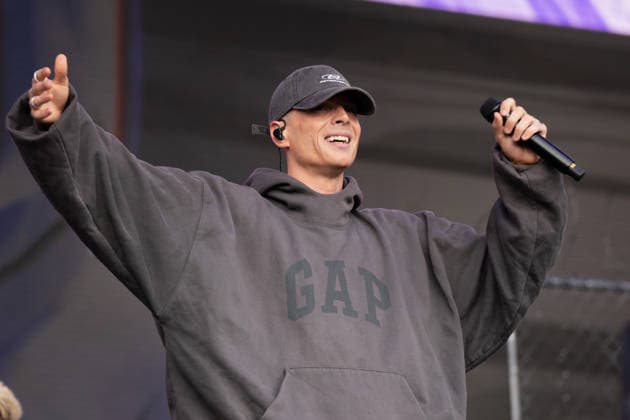 Ren performs at All Points East Festival in London, UK - 30 Aug 2026 Ren Gill, known professionally as Ren seen performing on stage at All Points East Festival. Ren Gill, known professionally as Ren performing at All Points East Festival on August 30th on the main stage ahead of Twenty One Pilots. London United Kingdom Copyright: xBonniexBritainx xSOPAxImagesx AP209188