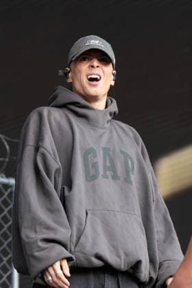 Ren performs at All Points East Festival in London, UK - 30 Aug 2026 Ren Gill, known professionally as Ren seen performing on stage at All Points East Festival. Ren Gill, known professionally as Ren performing at All Points East Festival on August 30th on the main stage ahead of Twenty One Pilots. London United Kingdom Copyright: xBonniexBritainx xSOPAxImagesx AP209234