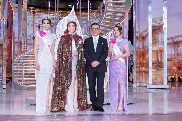 HONG KONG, CHINA - AUGUST 30: First runner-up Ada Tang, Miss Hong Kong 2026 Bernice Yuen, second runner-up Scarlett Li pose at the Miss Hong Kong 2026 pageant on August 30, 2026 in Hong Kong, China.  Copyright: xVCGx 111663131019