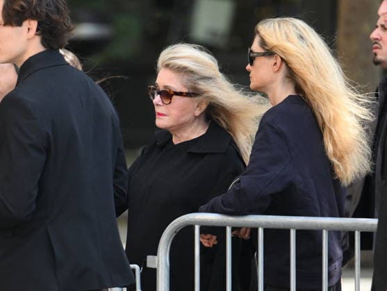 Mathilde Favier Funeral - Paris Catherine Deneuve during the funeral of Mathilde Favier, director of public relations for Christian Dior Couture, at the Saint-Sulpice church in Paris, France, on August 31, 2026. She died in a car accident with her partner, French producer Nicolas Altmayer, on August 17, aged 57 and 61, respectively. Photo by Eliot Blondet ABACAPRESS.COM Paris France  Copyright: xBlondetxEliot ABACAx