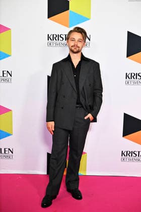 STOCKHOLM, SWEDEN 20260831 Hampus Hedström arrives on the red carpet ahead of the Kristallen Gala at Cirkus in Stockholm STOCKHOLM SWEDEN x10430x  Copyright: xChristinexOlsson TTx KRISTALLENGALAN 2026 7FBQ9eIZsQw