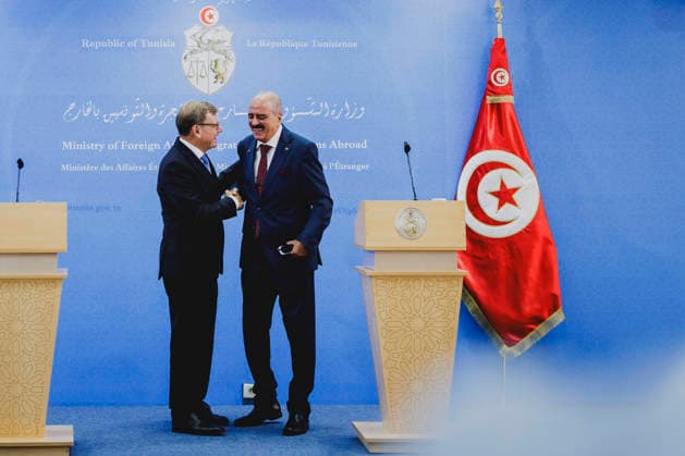 (L-R) Johann Wadephul (CDU), Bundesaussenminister, und Mohammed Ali Nafti, Aussenminister von Tunesien, aufgenommen im Rahmen einer gemeinsamen Pressekonferenz in Tunis, 31.08.2026. Fotografiert im Auftrag des Auswaertigen Amtes. Tunis Tunesien *** L R Johann Wadephul, CDU, Federal Minister of Foreign Affairs, and Mohammed Ali Nafti, Minister of Foreign Affairs of Tunisia, photographed during a joint press conference in Tunis on August 31, 2026. Photographed on behalf of the Federal Foreign Office, Tunis, Tunisia Copyright: xFlorianxGaertner AAx