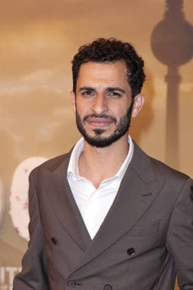 Mouataz Alshaltouh bei der City of Blood (Disney+) Serien Premiere am 31.08.2026 in Berlin Mouataz Alshaltouh attends the premiere og Hulu s City of Blood season 1 premiere on August 31, 2026 at Kino International in Berlin, Germany City of Blood Serien Premiere in Berlin