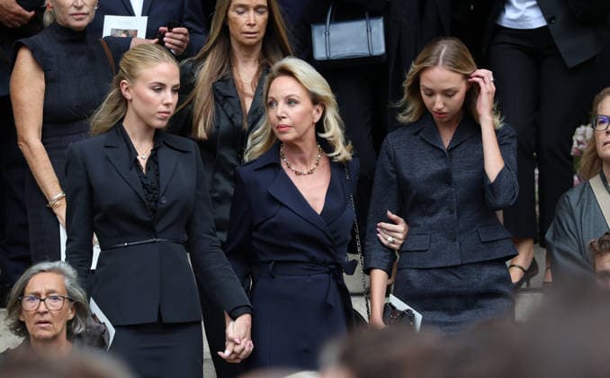 Obseques de Mathilde Favier en l™Ã glise Saint-Sulpice a Paris Obseques de Mathilde Favier en l™Ã glise Saint-Sulpice a Paris Paris,le 31 Aout 2026 Pictures : Camilla de Bourbon des Deux-Siciles et ses filles, Maria Chiara et Maria-Carolina  Copyright: xDavidxKerx