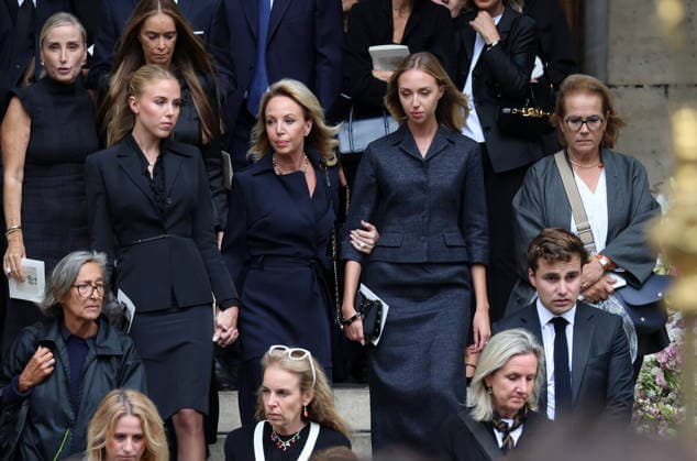 Obseques de Mathilde Favier en l™Ã glise Saint-Sulpice a Paris Obseques de Mathilde Favier en l™Ã glise Saint-Sulpice a Paris Paris,le 31 Aout 2026 Pictures : Camilla de Bourbon des Deux-Siciles et ses filles, Maria Chiara et Maria-Carolina  Copyright: xDavidxKerx