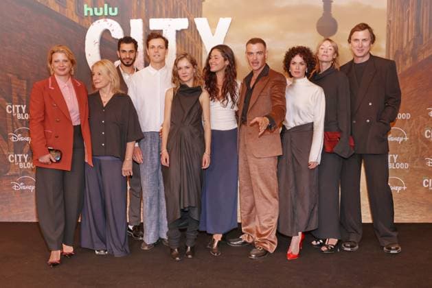 City of Blood Joerdis Triebel, Dagmar Manzel, Mouataz Alshaltouh, Franz Hartwig, Lea Drinda, Soma Pysall, David Schuetter, Melika Foroutan, Jenny Schily, Lars Eidinger Premiere City of Blood im Kino International, Berlin Datum: 31.08.2026 Copyright: xEventpress Kratschx
