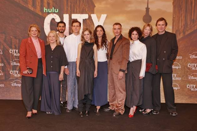 City of Blood Joerdis Triebel, Dagmar Manzel, Mouataz Alshaltouh, Franz Hartwig, Lea Drinda, Soma Pysall, David Schuetter, Melika Foroutan, Jenny Schily, Lars Eidinger Premiere City of Blood im Kino International, Berlin Datum: 31.08.2026 Copyright: xEventpress Kratschx