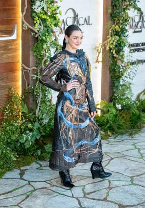August 31, 2026, Westwood, California, United States: Maisie Williams arrives on the red carpet premiere of Practical Magic 2 at the Directors Village in Westwood California on Aug. 31, 2026. Westwood United States  - ZUMAt169 20260831_zep_t169_037 Copyright: xConnorxTerryx