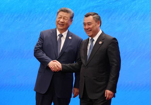 Kyrgyzstan SCO Summit 9232186 01.09.2026 Chinese President Xi Jinping is welcomed by Kyrgyz President Sadyr Japarov before a session of the Shanghai Cooperation Organization (SCO) summit in Bishkek, Kyrgyzstan. Vyacheslav Prokofiev Sputnik Bishkek Kyrgyzstan  Copyright: xVyacheslavxProkofievx