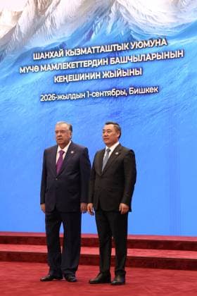 Kyrgyzstan SCO Summit 9232189 01.09.2026 Tajik President Emomali Rahmon is welcomed by Kyrgyz President Sadyr Japarov before a session of the Shanghai Cooperation Organization (SCO) summit in Bishkek, Kyrgyzstan. Vyacheslav Prokofiev Sputnik Bishkek Kyrgyzstan  Copyright: xVyacheslavxProkofievx
