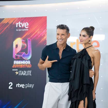 Presentation Of The 2026 Youth Awards in Madrid - 31 Aug 2026 TV presenter, actor Jesus Vazquez and model, presenter Alejandra Espinoza attend the photocall for the launch of the 2026 Premios Juventud in Madrid. Madrid Spain Copyright: xAtilanoxGarciax xSOPAxImagesx PHOTO05723