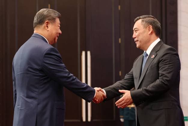 Kyrgyzstan SCO Summit 9232206 01.09.2026 Chinese President Xi Jinping is welcomed by Kyrgyz President Sadyr Japarov before a session of the Shanghai Cooperation Organization (SCO) summit in Bishkek, Kyrgyzstan. Vyacheslav Prokofiev Sputnik Bishkek Kyrgyzstan  Copyright: xVyacheslavxProkofievx