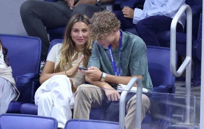 Us Open - Cruz Hewitt And Myla Federer In The Stands Roger Federer s twin daughter Myla and Lleyton Hewitt s son Cruz Hewitt attend together the night session on day 2 at te US Open in New York, NY on August 31, 2026. Photo by Dylan Travis ABACAPRESS.COM New York NY  Copyright: xDylanxTravis ABACAx