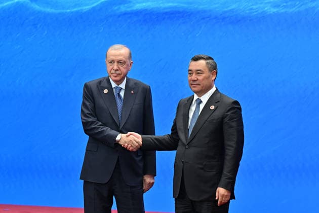 Turkish President Recep Tayyip Erdogan BISHKEK, KYRGYZSTAN - SEPTEMBER 01: (----EDITORIAL USE ONLY - MANDATORY CREDIT - TURKISH PRESIDENCY HANDOUT - NO MARKETING NO ADVERTISING CAMPAIGNS - DISTRIBUTED AS A SERVICE TO CLIENTS----) Turkish President Recep Tayyip Erdogan (L) is welcomed by Kyrgyz President Sadyr Japarov (R) as he arrives to attend the Shanghai Cooperation Organization (SCO) Council of Heads of State Meeting in Bishkek, Kyrgyzstan, on September 1, 2026. Turkish Presidency Anadolu Bishkek Kyrgyzstan. Editorial use only. Please get in touch for any other usage.  Copyright: x2026xAnadoluxTurkishxPresidencyx