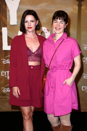 Jennifer Ulrich und Laura Fischer bei der Premiere der Hulu Original Serie City of Blood im Kino International. Berlin, 31.08.2026
