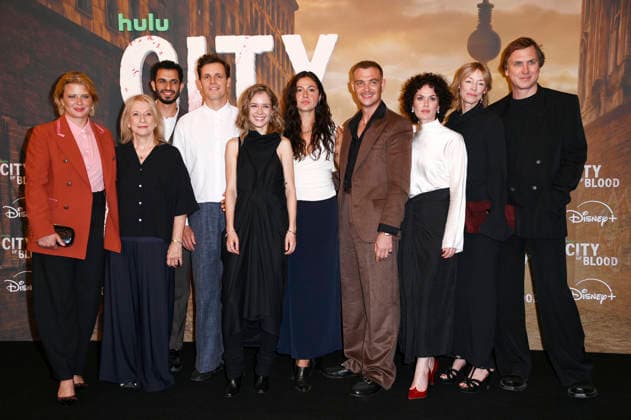 Jördis Triebel, Dagmar Manzel, Mouataz Alshaltouh, Franz Hartwig, Lea Drinda, Soma Pysall, David Schütter, Melika Foroutan, Jenny Schily und Lars Eidinger bei der Premiere der Hulu Original Serie City of Blood im Kino International. Berlin, 31.08.2026