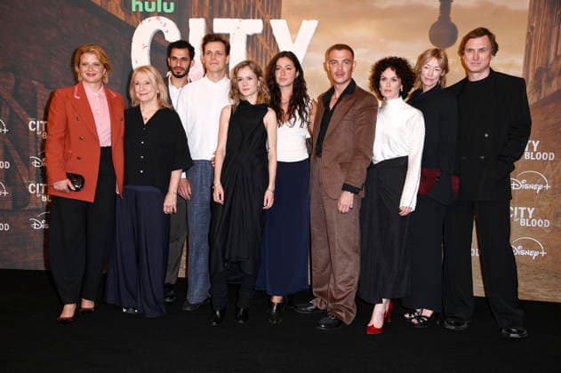 Jördis Triebel, Dagmar Manzel, Mouataz Alshaltouh, Franz Hartwig, Lea Drinda, Soma Pysall, David Schütter, Melika Foroutan, Jenny Schily und Lars Eidinger bei der Premiere der Hulu Original Serie City of Blood im Kino International. Berlin, 31.08.2026