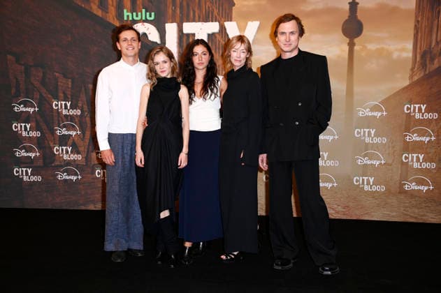 Franz Hartwig, Lea Drinda, Soma Pysall, Jenny Schily und Lars Eidinger bei der Premiere der Hulu Original Serie City of Blood im Kino International. Berlin, 31.08.2026