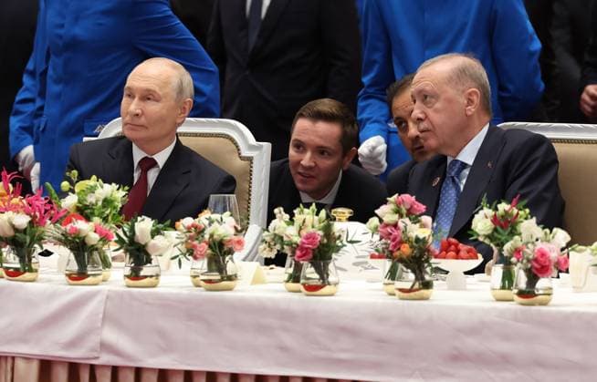 Kyrgyzstan SCO Summit 9232435 01.09.2026 Russian President Vladimir Putin and Turkish President Recep Tayyip Erdogan attend an official reception for heads of delegations from Shanghai Cooperation Organisation (SCO) member states and invited international organisations in Bishkek, Kyrgyzstan. Vyacheslav Prokofiev Sputnik Bishkek Kyrgyzstan  Copyright: xVyacheslavxProkofievx