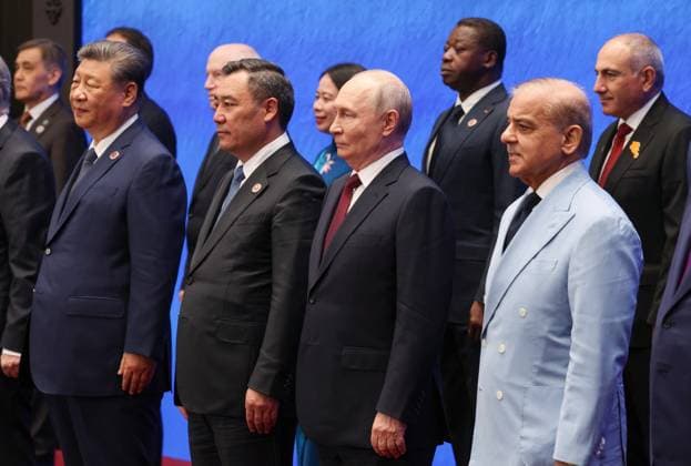 Kyrgyzstan SCO Summit 9232458 01.09.2026 From left, Chinese President Xi Jinping, Kyrgyz President Sadyr Japarov, Russian President Vladimir Putin, Togolese Prime Minister Faure Gnassingbe, Pakistani Prime Minister Shehbaz Sharif and Armenian Prime Minister Nikol Pashinyan pose for a family photo before a meeting in the Shanghai Cooperation Organization (SCO) Plus format in Bishkek, Kyrgyzstan. Vyacheslav Prokofiev Sputnik Bishkek Kyrgyzstan  Copyright: xVyacheslavxProkofievx