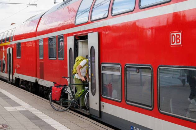 31.08.2026 - Bahnhof Pasewalk - Ein Regionalexpress der Linie RE3 - RE30 fährt ein Pasewalk Mecklenburg-Vorpommern Deutschland