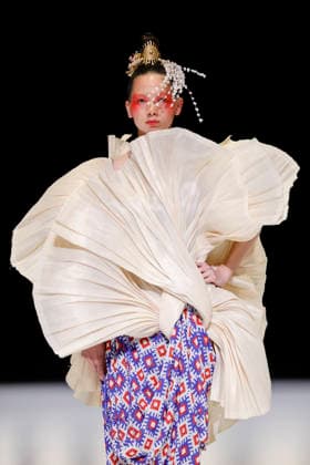 September 1, 2026, Tokyo, Japan: A model wearing fashion designer Jaggy Glarino s collection walks down the runway during the BENCH Fashion Show Threads of Dreams , part of the Rakuten Fashion Week TOKYO 2027 Spring Summer Collection. BENCH is the largest fashion and lifestyle brand in Philippines. The fashion week runs from August 31 to September 5. Tokyo Japan  - ZUMAm191 20260901_aap_m191_040 Copyright: xRodrigoxReyesxMarinx