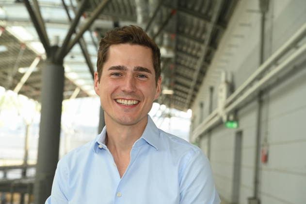 Schauspieler Timothy Boldt posiert beim grossen Fantreffen und Preisverleihung der RTL Serie Unter Uns