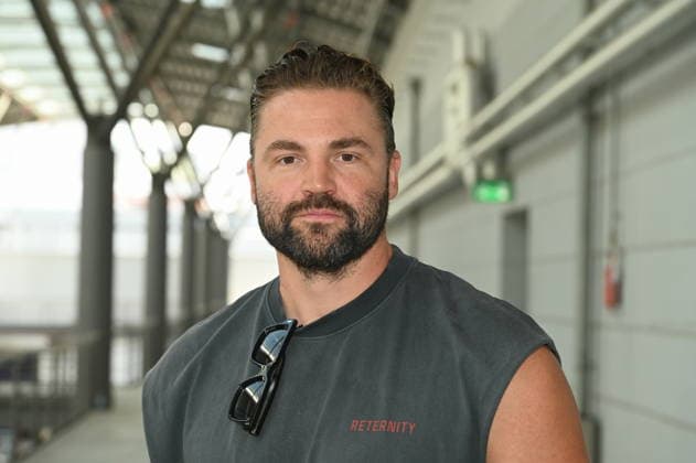 Schauspieler Benjamin Heinrich posiert beim grossen Fantreffen und Preisverleihung der RTL Serie Unter Uns