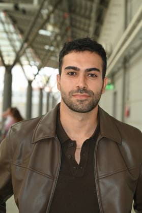 Schauspieler Metehan Demiröz posiert beim grossen Fantreffen und Preisverleihung der RTL Serie Unter Uns