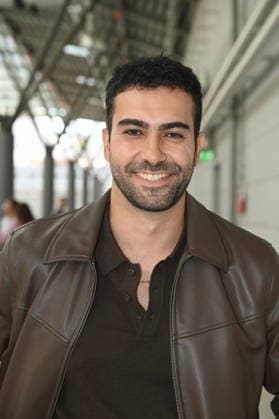 Schauspieler Metehan Demiröz posiert beim grossen Fantreffen und Preisverleihung der RTL Serie Unter Uns