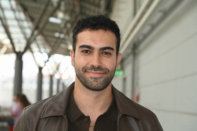 Schauspieler Metehan Demiröz posiert beim grossen Fantreffen und Preisverleihung der RTL Serie Unter Uns