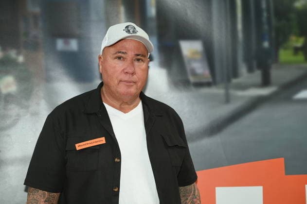 Schauspieler Ramon Ademes, bekannte Kölner Kult-Türsteher und Sänger, posiert beim grossen Fantreffen und Preisverleihung der RTL Serie Unter Uns