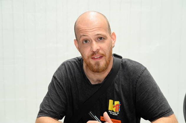 Schauspieler Patrick Müller posiert beim grossen Fantreffen und Preisverleihung der RTL Serie Unter Uns