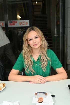 Schauspielerin Theresa Traser posiert beim grossen Fantreffen und Preisverleihung der RTL Serie Unter Uns